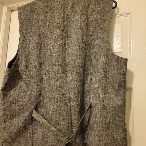 Vest - Picture 2 of 2
